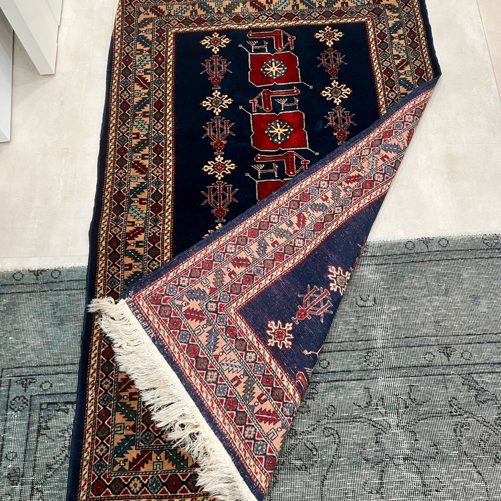 Vintage hand knotted Geometric Pattern Rug - Picture 3 of 4